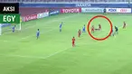 Gelandang Timnas Indonesia U-19, Egy Maulana Vikri, membuat kiper Chinese Taipei, Li Guan-Pei, tidak berdaya dalam laga Grup A Piala AFC U-19 2018, Kamis (18/10/2018).