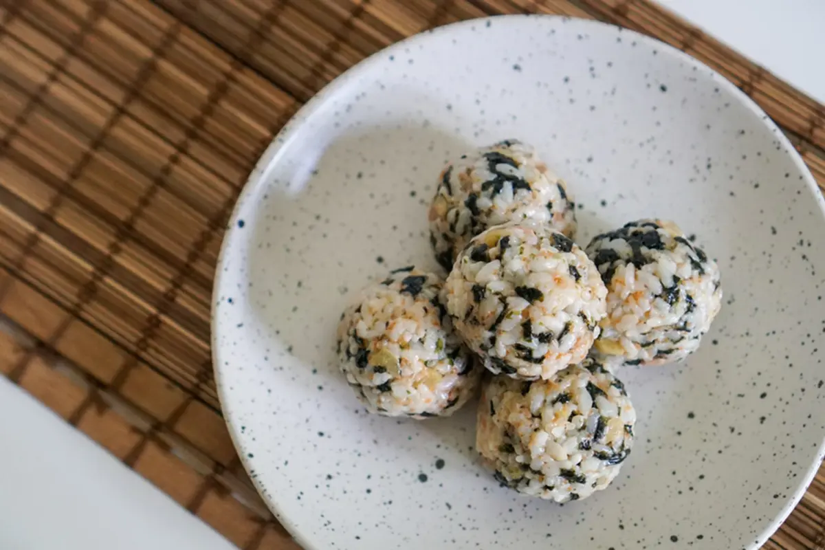 bola nasi korea