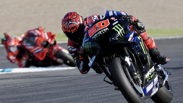 Foto: Sebelum Balapan di MotoGP Jepang, Fabio Quartararo Pamer Perban di Badan