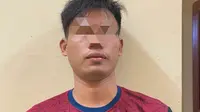 Tersangka video call seks yang ditangkap Polda Riau karena mengancam menyebar konton asusila di media sosial. (Liputan6.com/M Syukur)