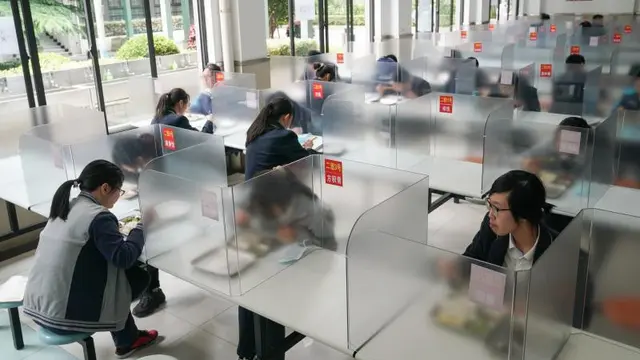 7 Potret Kantin Sekolah di China yang Beradaptasi Karena Pandemi Corona