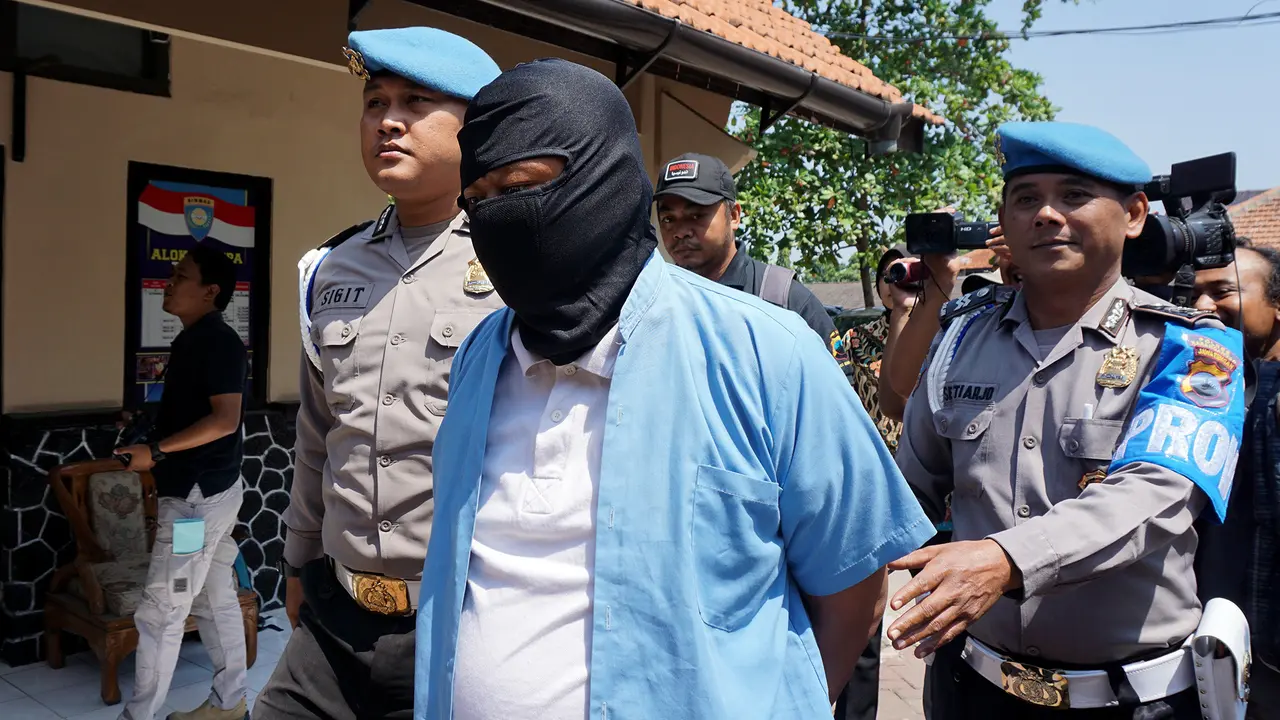 Guru Agama Cabuli 4 Siswi SD Saat Jam Pelajaran 