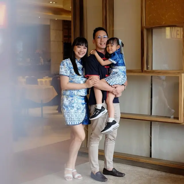 7 Gaya  Kompak dan Penuh Warna Keluarga Seleb Rayakan Imlek 2025, dari Gritte Agatha, Sarwendah, hingga Jennifer Bachdim