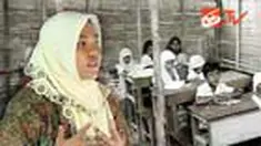 Berbekal ijazah SMK, Resmiati bertekad membangun sekolah dasar. Dia prihatin melihat warga desanya harus berjalan dua hari hanya untuk bisa bersekolah. 