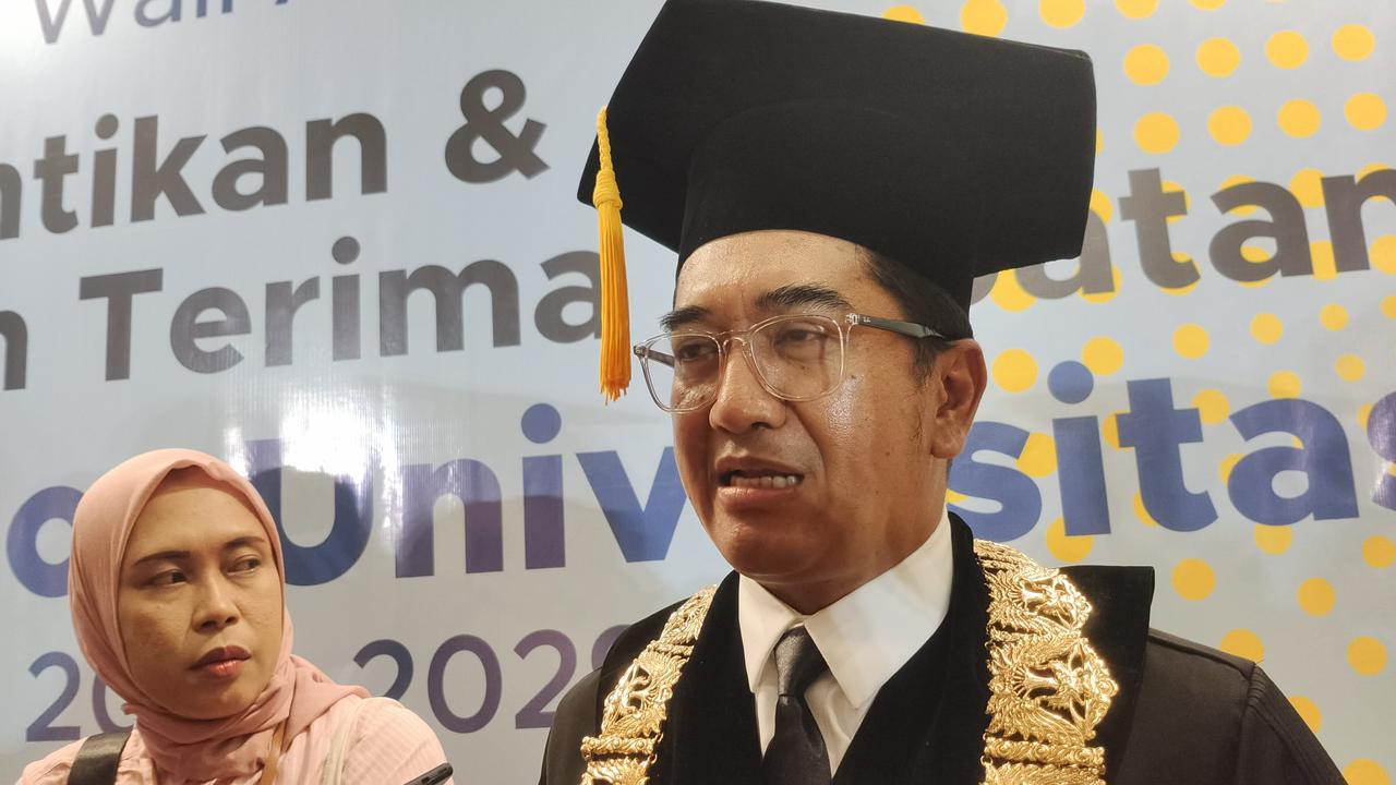 Rektor UI, Heri Hermansyah memberikan pernyataan sikap terkait penangguhan promosi Doktor Menteri ESDM, Bahlil Lahadalia.