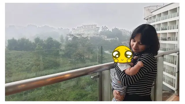 7 Potret Angelica Simperler saat Momong Anak, Curi Perhatian