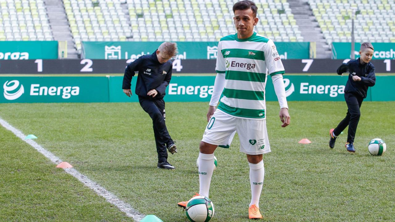 FOTO: Egy Maulana Resmi Bergabung dengan Lechia Gdansk