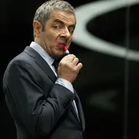 Rowan Atkinson alias aktor Mr. Bean diabarkan tewas. Kendati demikian, hal tersebut sudah dinyatakan sebagai hoax. (Collider)