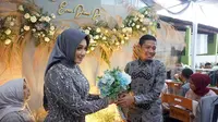 Gelandang Timnas Indonesia, Evan Dimas Darmono, melamar kekasihnya tepat di penghujung 2019. (Bola.com/Aditya Wany)