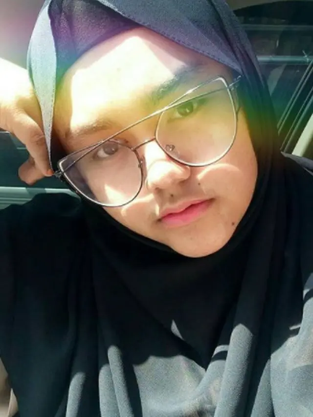 6 Potret Hayatul Ma'rifah, Wanita yang Disebut Kembaran Ivan Gunawan