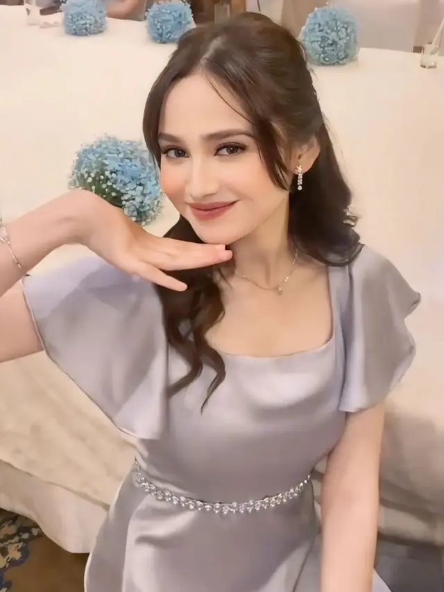 6 Potret Pemeran Mermaid In Love Jadi Bridesmaid di Momen Resepsi Pernikahan Beby Tsabina, Syifa Hadju-Rebecca Klopper Menawan Pakai Dress