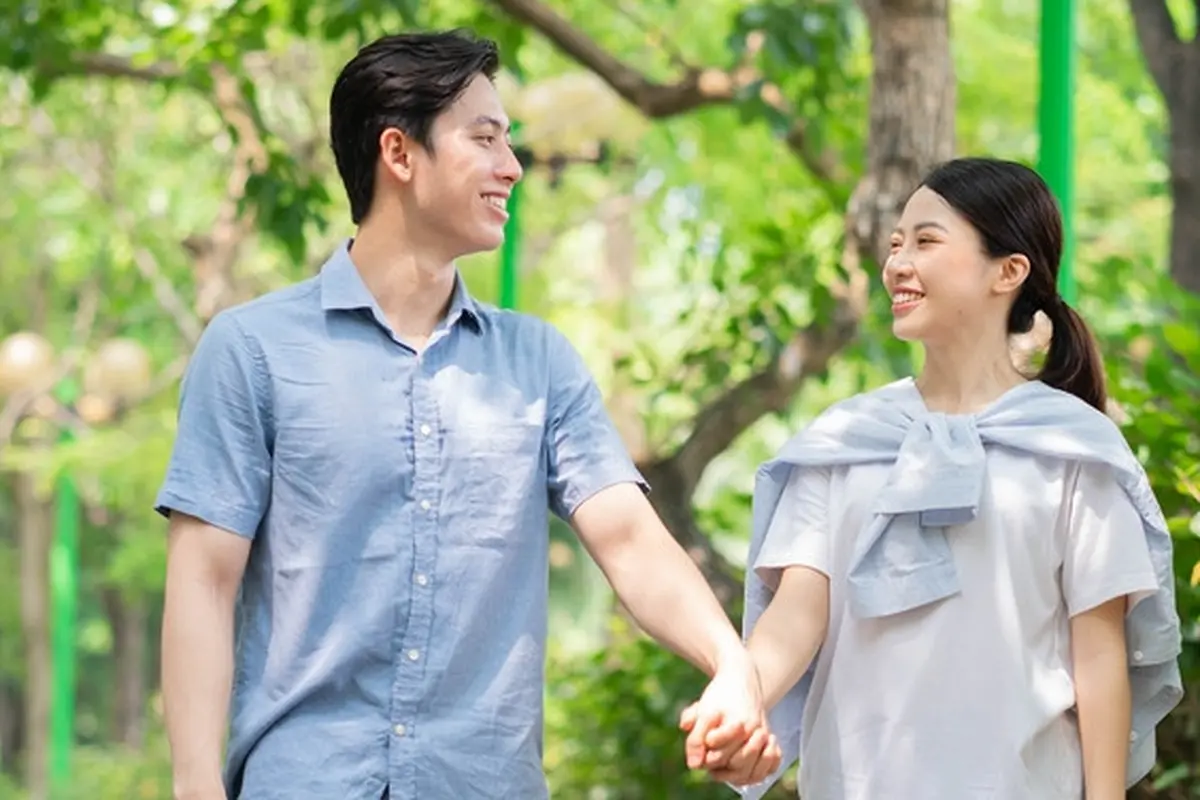 bahagia kencan romantis