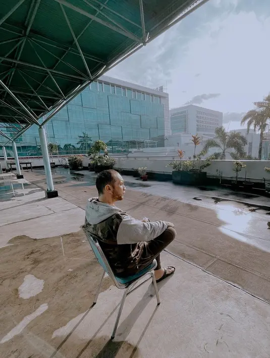 "You can do this ❤️ Sabar,ikhlas,tawakal,ikhtiar.. Allah sayang sama ayah," tulis Richa Novisha dalam unggahan terbarunya membagikan potret Gary Iskak.(Instagram/richaiskak)