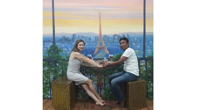 Jarang Tersorot, Ini 7 Potret Kebersamaan Fanny Fadillah dengan Sang Istri