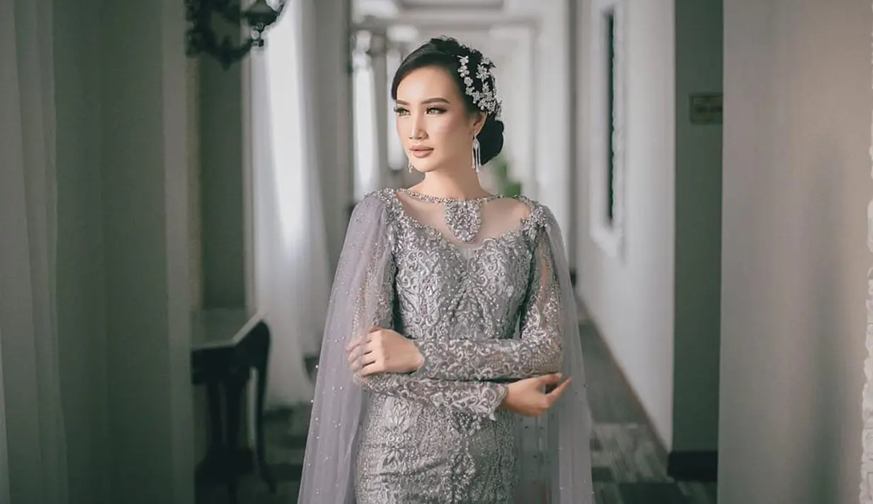 Melalui akun Instagram, ia mengaku sangat bersyukur dan berterima kasih atas dukungan yang diberikan. Ia juga akanbelajar menjadi lebih baik di ajang kecantikan tingkat internasional mendatang. (Liputan6.com/IG/@bellaapriliasant)