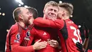 Pemain Manchester United, Rasmus Hojlund, melakukan selebrasi setelah mencetak gol ke gawang Aston Villa pada pekan ke-19 Premier League 2023/2024 di Stadion Old Trafford, Rabu (27/12/2023). Pemain asal Denmark ini akhirnya berhasil mencetak gol perdana untuk Setan Merah di Liga Inggris. (AFP/Oli Scarff)