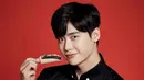 Pada 14 September nanti, Lee Jong Suk akan berumur 28 tahun. Kemungkinan besar, ia mendaftar wajib militer. Wah kita bakal puasa dengan drama-drama yang dimainkan Lee Jong Suk selama 2 tahun. (Foto: koreaboo.com)