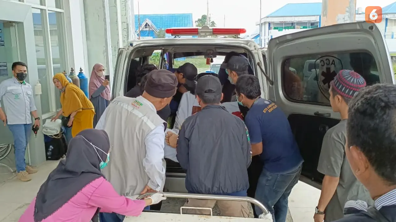 Korban kebakaran pabrik PT ITSS di RSUD Morowali