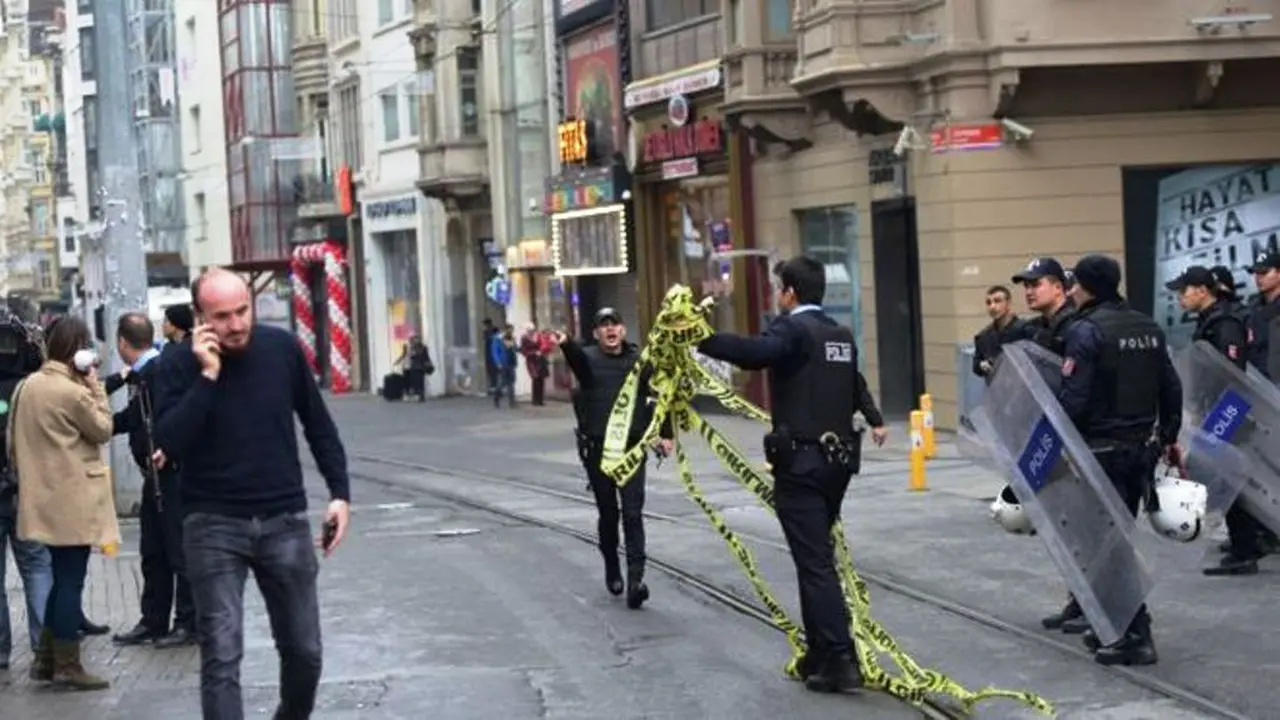 Ledakan bom bunuh diri mengguncang Istanbul, Turki