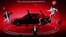 Kehadiran mereka mempertegas keterkaitan antara tren pasar otomotif China dengan perkembangan kendaraan elektrifikasi di tanah air. Tampak dalam foto, Presiden dan CEO Beijing Mercedes-Benz Sales Service Co. Ltd, Daniel Lescow, berbicara saat gelaran Beijing Auto Show 2026 atau Auto China 2026, Jumat 24 April 2026. (AP Photo/Ng Han Guan)