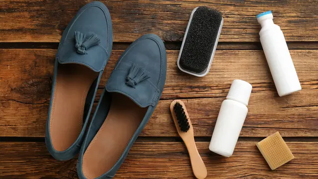Tips Membersihkan dan Merawat Sepatu Beludru Agar Tetap Awet dan Elegan