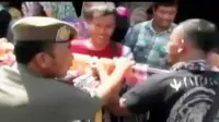 Penertiban PKL di Pasar Tanah Abang berlangsung ricuh. Sementara itu, satu orang meninggal dan tiga orang luka berat akibat gempa padang.