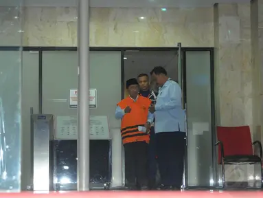 Ketua DPRD Bangkalan, Fuad Amin Imron kembali diperiksa KPK sebagai tersangka, Jakarta, Senin (8/12/2014). (Liputan6.com/Herman Zakharia)