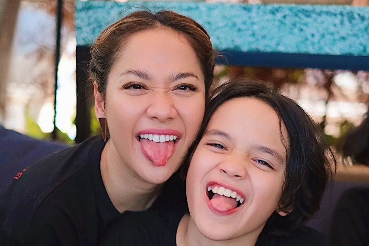 Momen BCL Pakai Baju Warna Senada dengan Noah, Kompak