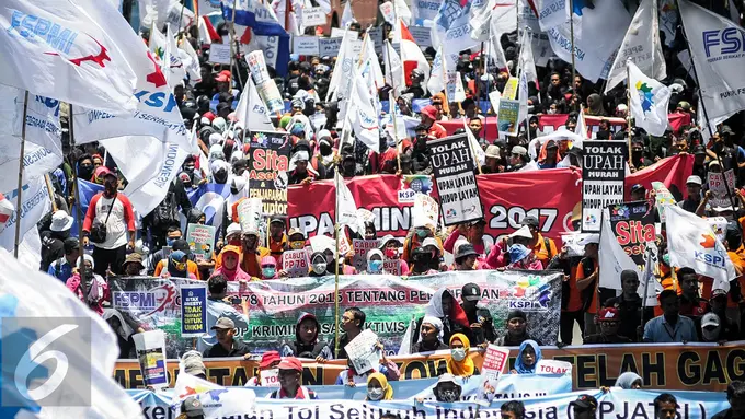 Dari pada ikut demo buruh, kamu bisa lakukan hal seru ini saat May Day. (Liputan6.com/Faizal Fanani)