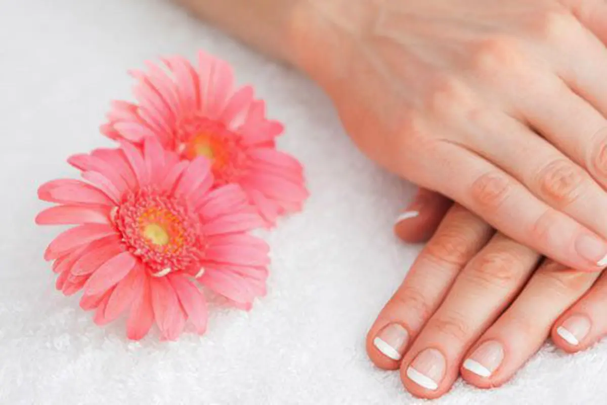 Agar kuku tak mudah patah kamu bisa coba pakai belimbing wuluh/copyright: thinkstockphotos.com