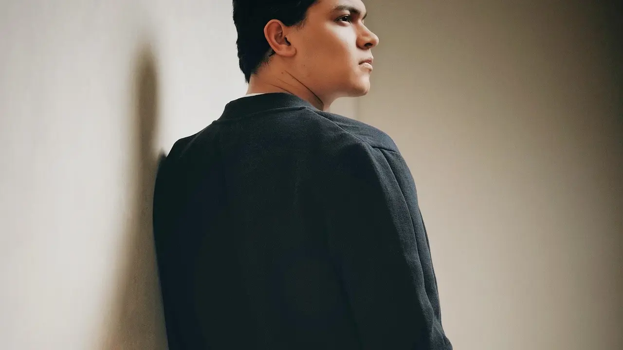 Penyanyi solo pria Adam Peter saat merilis single terbaru bergenre R&B, Lost Without You. (Dok. Aquarius Musikindo)