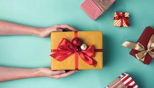 Hari Ibu, waktu tepat menghadirkan hadiah penuh makna. (AntonMatyukha/Depositphotos)