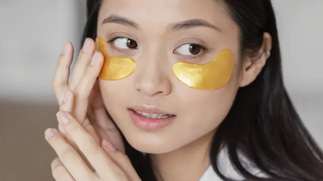 Penuaan alami dan genetik menjadi salah satu faktor terbesar munculnya dark circle