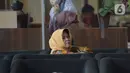 Mantan Bupati Bogor Nurhayanti menunggu panggilan akan menjalani pemeriksaan oleh penyidik di Gedung KPK, Jakarta, Senin (2/3/2020). Nurhayanti diperiksa sebagai saksi untuk tersangka mantan Bupati Bogor Rachmat Yasin terkait pemotongan uang dan gratifikasi  tahun 2013 dan 2014. (merdeka.com/Dwi Nar