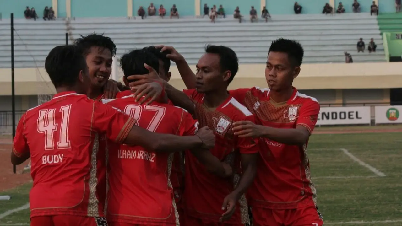 Persis Solo