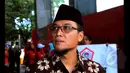 Mantan Pimpinan KPK, M. Yasin mendatangi gedung Komisi Pemberantasan Korupsi (KPK), Jakarta, Senin (19/1/2015).  M Yasin tiba di gedung KPK, Jakarta sekitar pukul 09.30 WIB. (Liputan6.com/Faisal R Syam)