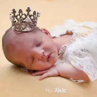 Lihat betapa cantik dan menggemaskannya Baby Summer. "Cape ga jadi new mom., tanpa bantuan baby siter? Cape pake banget tapi bahagia sekali rasanya yang penting kerja sama sama cuami @komoricky Jangan cepet gede ya baby summer," tulis Brina sebagai keterangan foto. (Foto: instagram.com/brinashabyna)