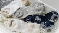 Cara Mencuci Kaos Kaki yang Dekil Membandel, Mudah dengan Bahan Alami
