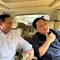Momen Menteri Pertahanan Prabowo Subianto semobil dengan Menteri BUMN Erick Thohir (dok: @erickthohir / Ilyas)