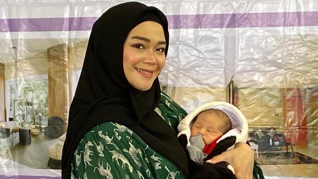 Sheza Idris melahirkan anak kedua berjenis kelamin laki-laki pada 5 Januari 2023 (ist - Munady Widjaja)