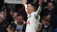 Bek Tottenham Hotspur, Pedro Porro, merayakan gol yang dicetaknya ke gawang Burnley dalam laga putaran ketiga Piala FA 2023/2024 di Tottenham Hotspur Stadium, Sabtu (6/1/2024) dini hari WIB. Tottenham menang 1-0 dan melangkah ke babak selanjutnya. (Glyn KIRK / AFP)