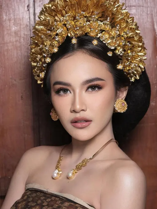 Beri dimensi pada wajah Mahalini, Dhirman aplikasikan contour di hidung dan bronzer di pipi [@mahaliniraharja]