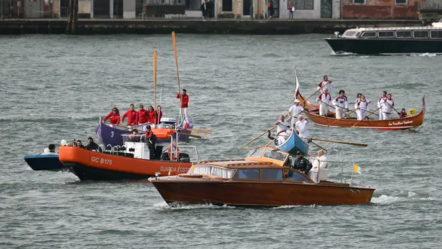 Wisata perahu di Venice, Italia
