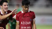 Pemain Timnas Indonesia U-23, Pratama Arhan (kanan), memamerkan tulisan "Azizah, 20-08-2023," kepada sejumlah wartawan yang meliput setelah mencetak gol kedua ke gawang Timnas Turkmenistan U-23 dalam pertandingan grup K Kualifikasi Piala Asia U-23 2024 yang berlangsung di Stadion Manahan, Solo, Selasa (12/9/2023). (Bola.com/Arief Bagus)