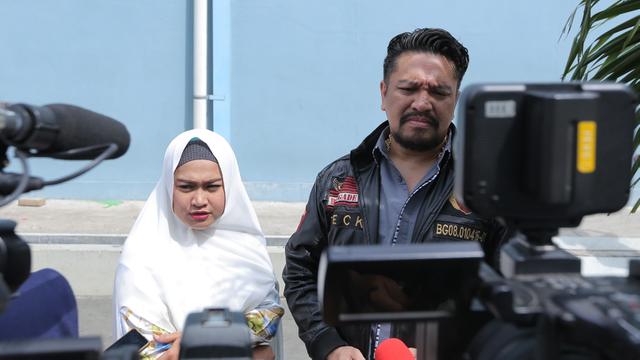 [Fimela] Fani (Istri Aris Idol)