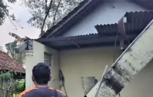 Puting Beliung Terjang Magetan, Belasan Rumah dan Puskesmas Rusak