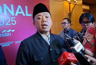 Menteri Agraria dan Tata Ruang/Kepala Badan Pertanahan Nasional (ATR BPN), Nusron Wahid ditemui di Hotel Mulia, Senayan, Jakarta, Rabu (10/12/2025). (Foto: Liputan6.com/Arief RH)