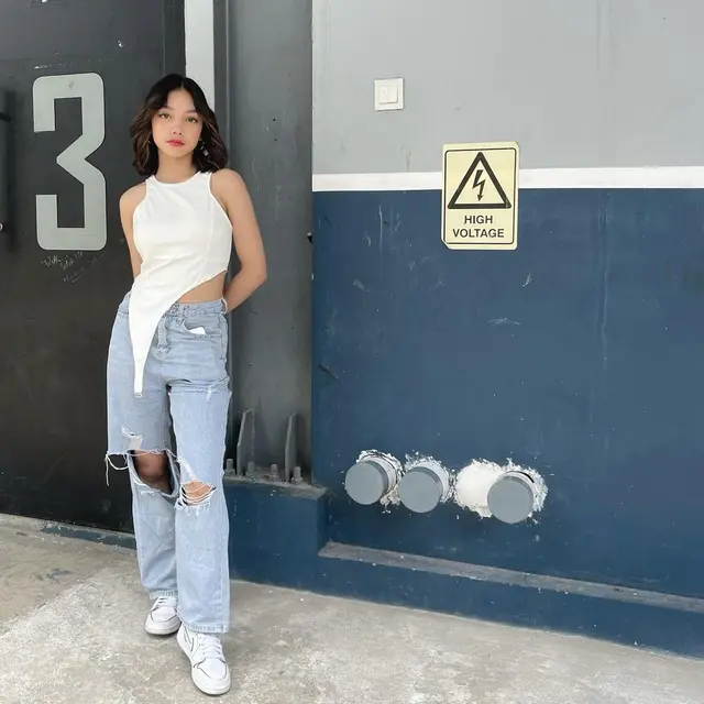 8 Potret Naura Ayu yang Dibilang Mirip Lisa BLACKPINK, Bisa Jadi Outfit Nge-Date di Akhir Pekan