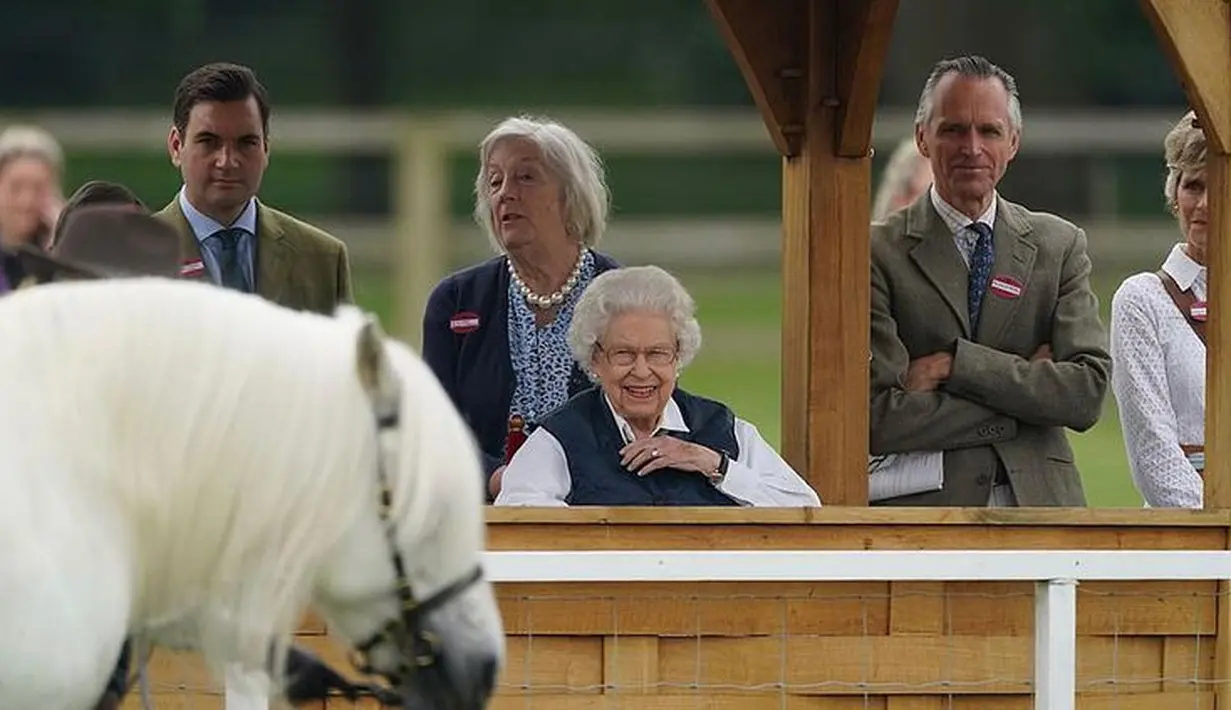 "Sangat menyenangkan melihatnya menikmati dirinya sendiri 😍," ujar salah satu netizen di Instagram. (Foto: Instagram/william_catherine82)
