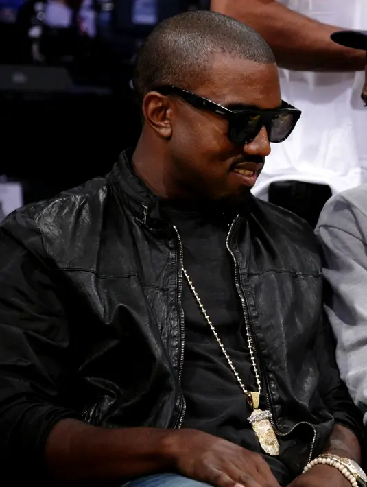 Menurut keterangan sumber terdekat, kondisi Kanye West saat ini baik-baik saja dan masih dalam pengawasan dan perawatan dokter yang intensif. (AFP/Bintang.com)